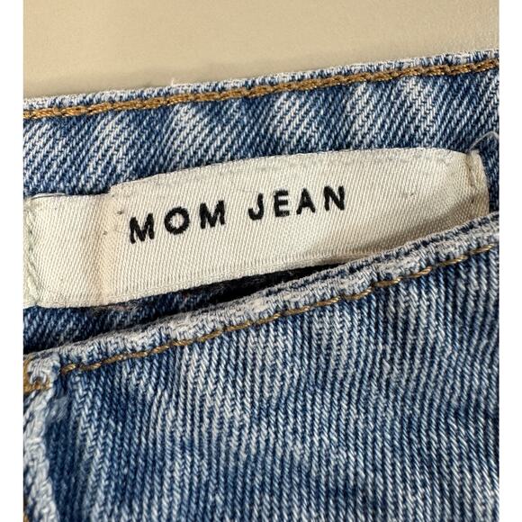 Cotton On Mom Jean Cutoff Shorts Women’s 6 Light Wash - Picture 6 of 8